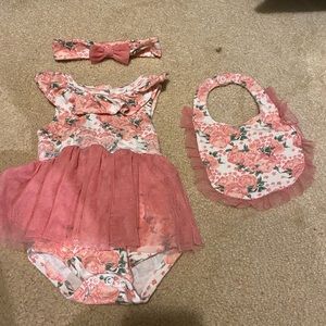 Baby girl cute dress with headband and bib 6/9M